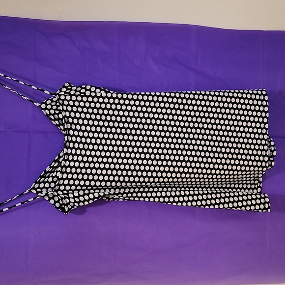 3/$30- Black & White Polka dot sleeveless, flowy tank/top - Picture 2 of 4